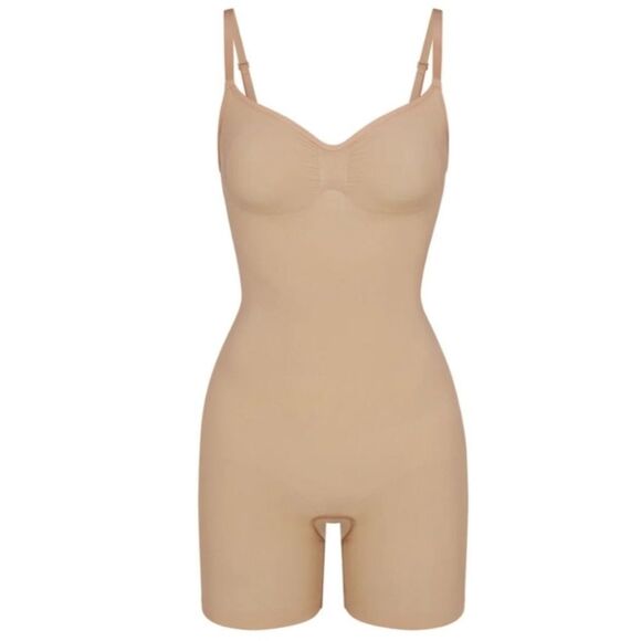 SKIMS Sculpting Seamless Shaping Mid Thigh Bodysuit In Clay Nude - Picture 5 of 10